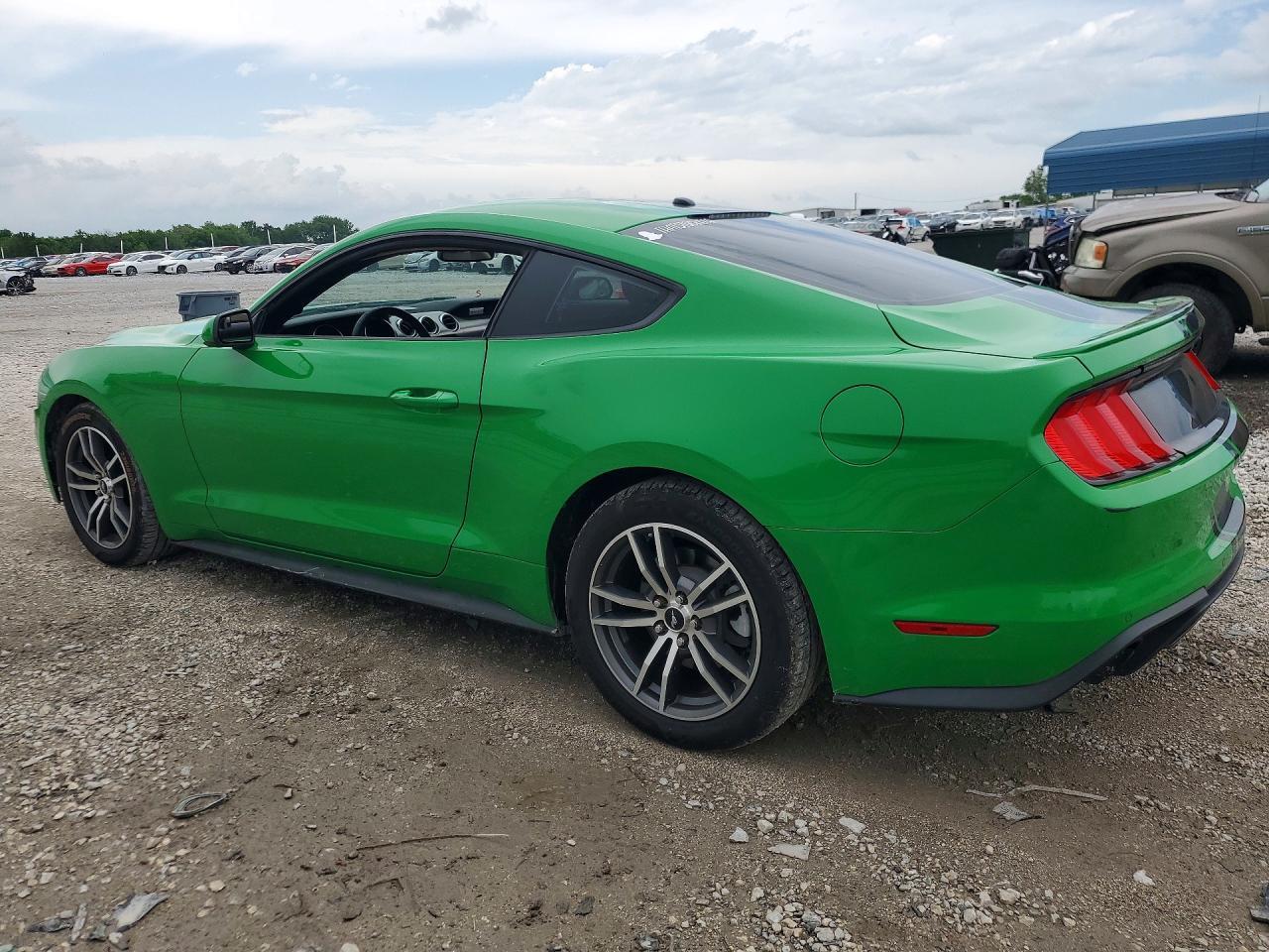 2019 Ford Mustang - zdjęcie 2