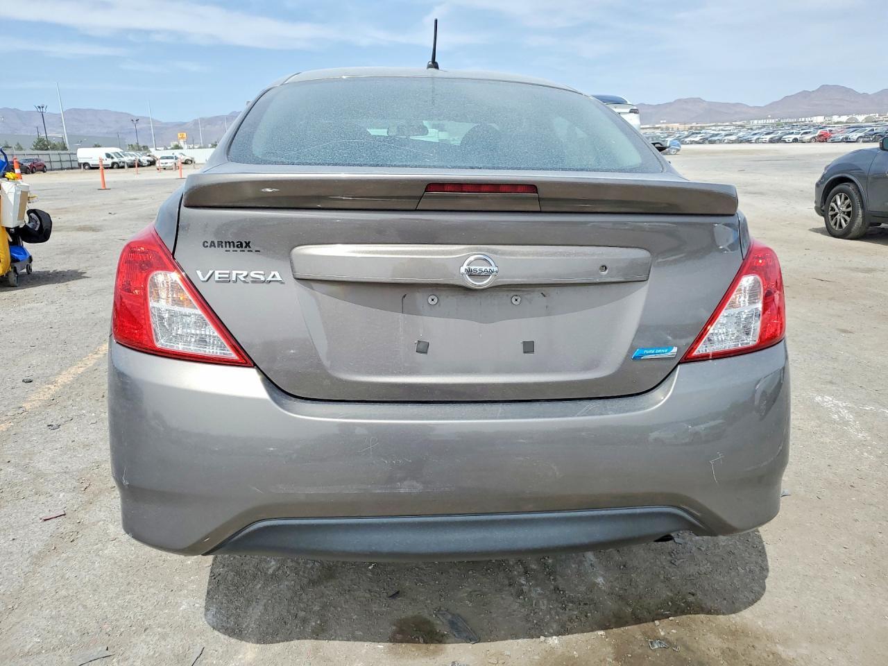 2016 Nissan Versa 1.6 S Plus - zdjęcie 6