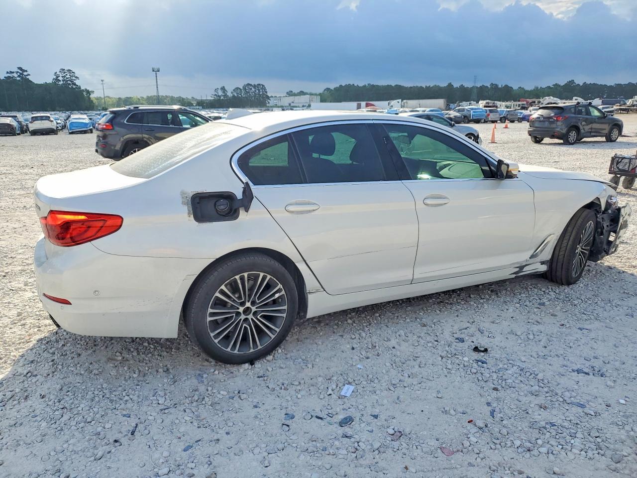 2020 BMW 530 - zdjęcie 3