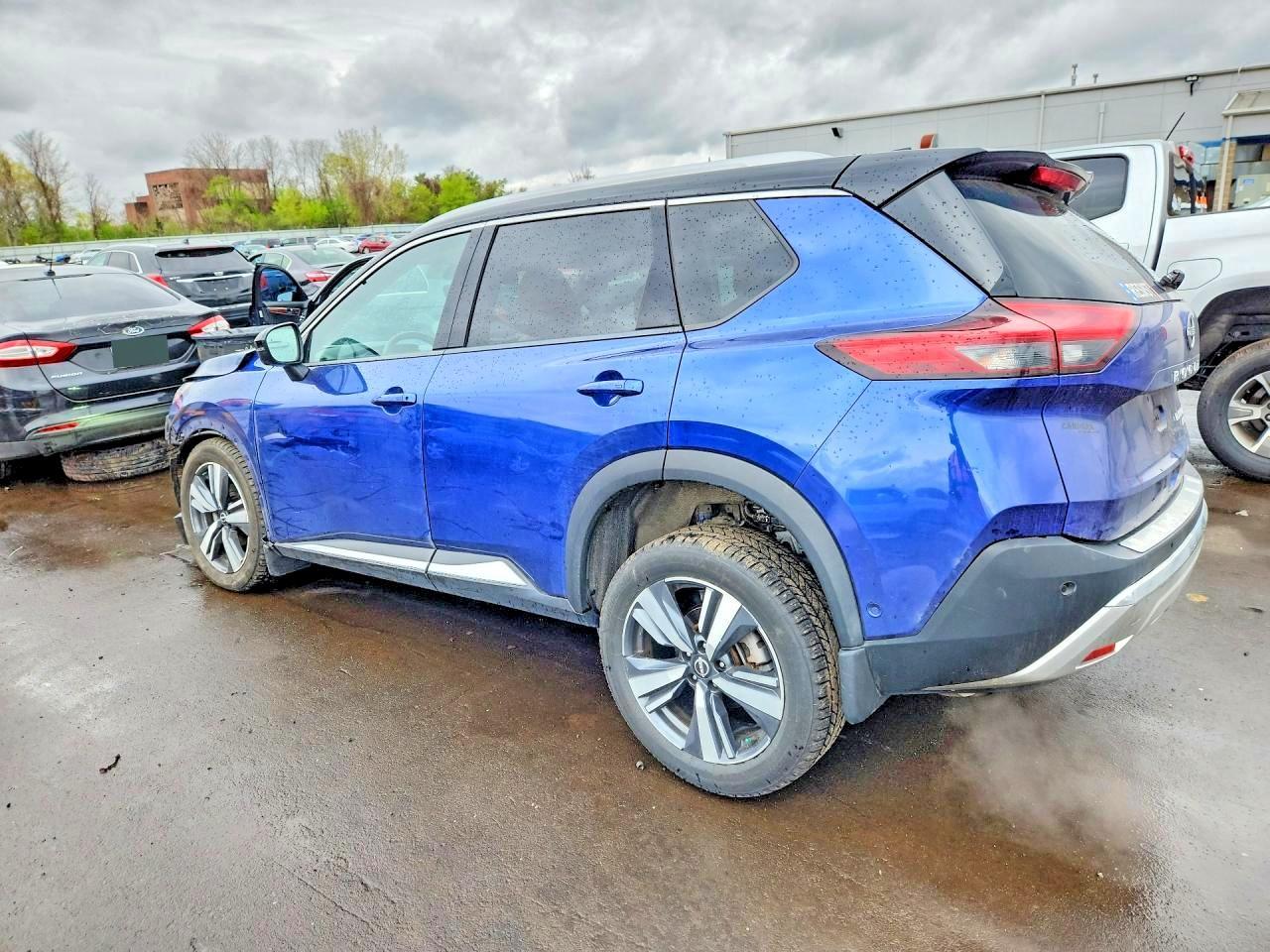 2022 Nissan Rogue Platinum - zdjęcie 2