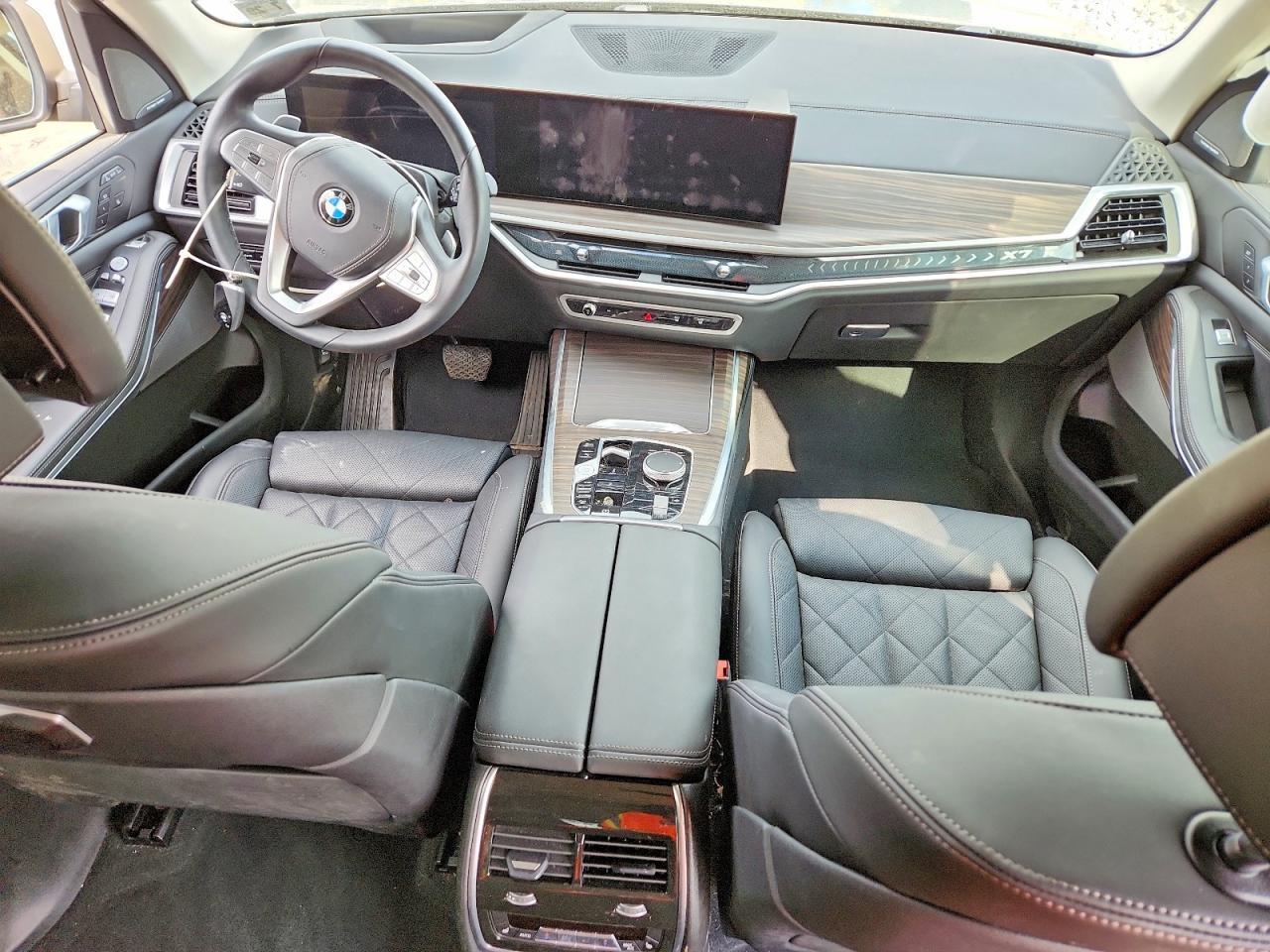2024 BMW X7 xDrive40I - zdjęcie 8