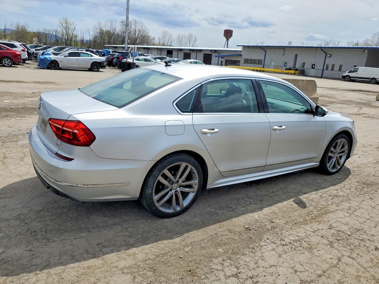 2016 Volkswagen Passat S - zdjęcie 3