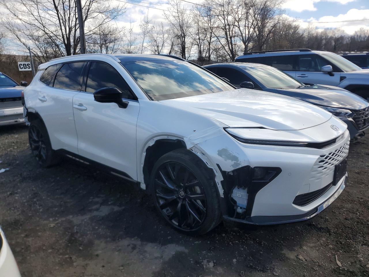 2025 Toyota Crown Signia Limited - zdjęcie 4