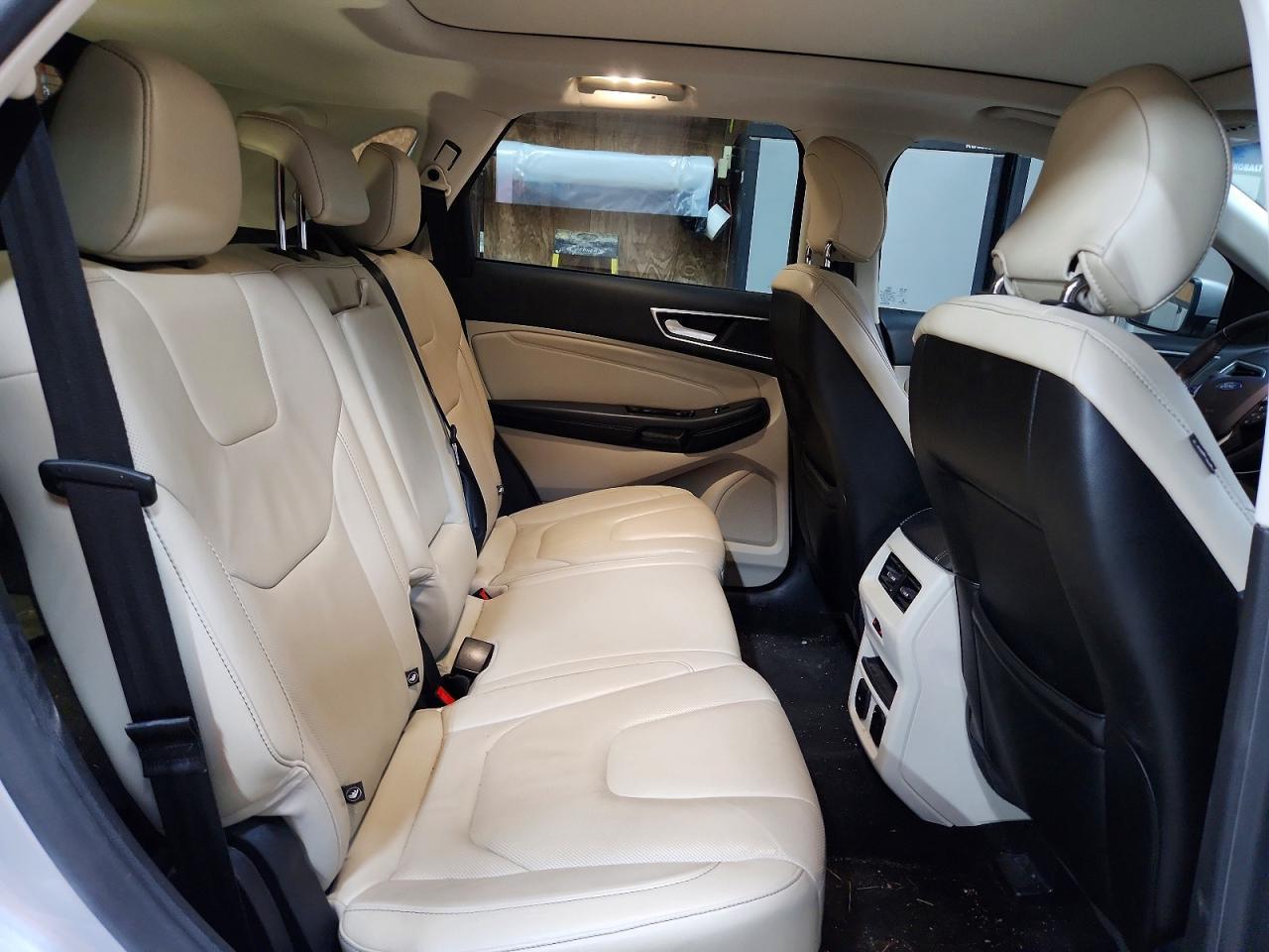 2016 Ford Edge Titanium - zdjęcie 11