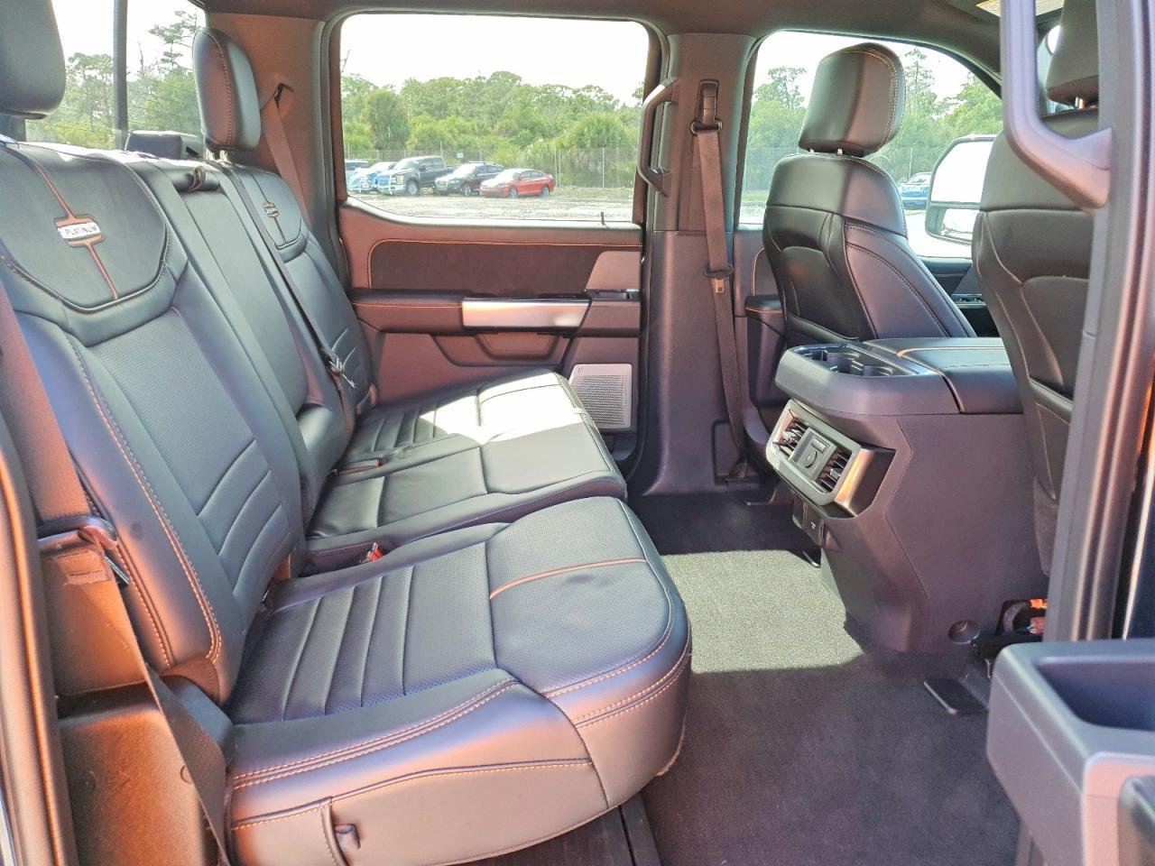 2023 Ford F350 Super Duty - zdjęcie 10