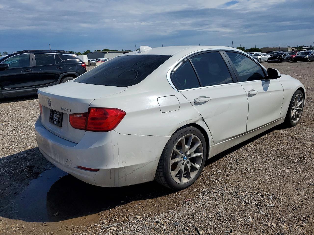 BMW Seria 3 - zdjęcie 3