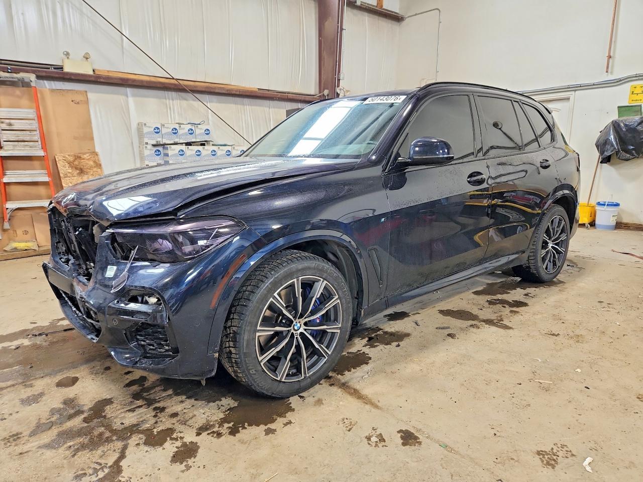 2021 BMW X5 xDrive40I - zdjęcie główne