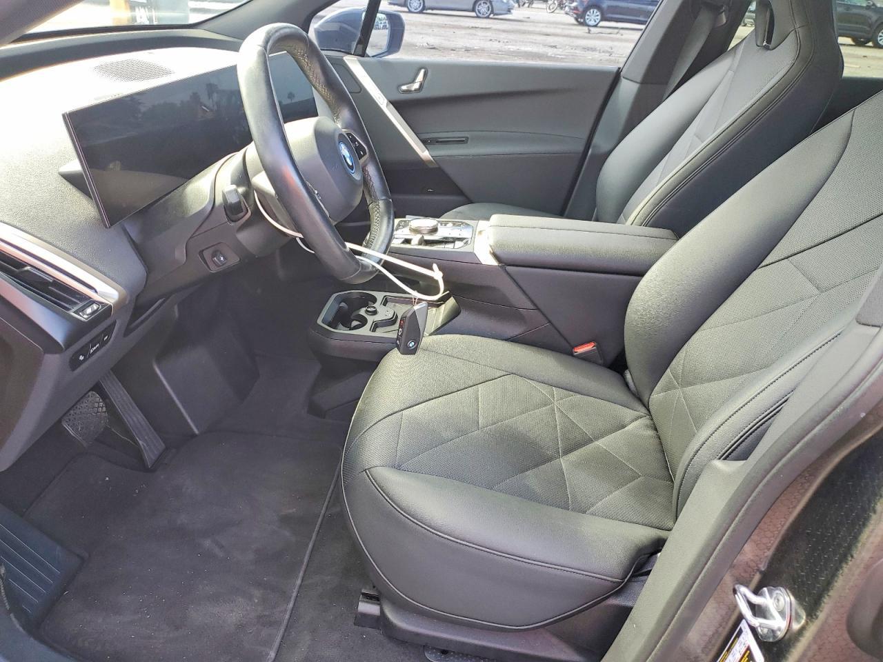 2024 BMW Ix xDrive50 - zdjęcie 7