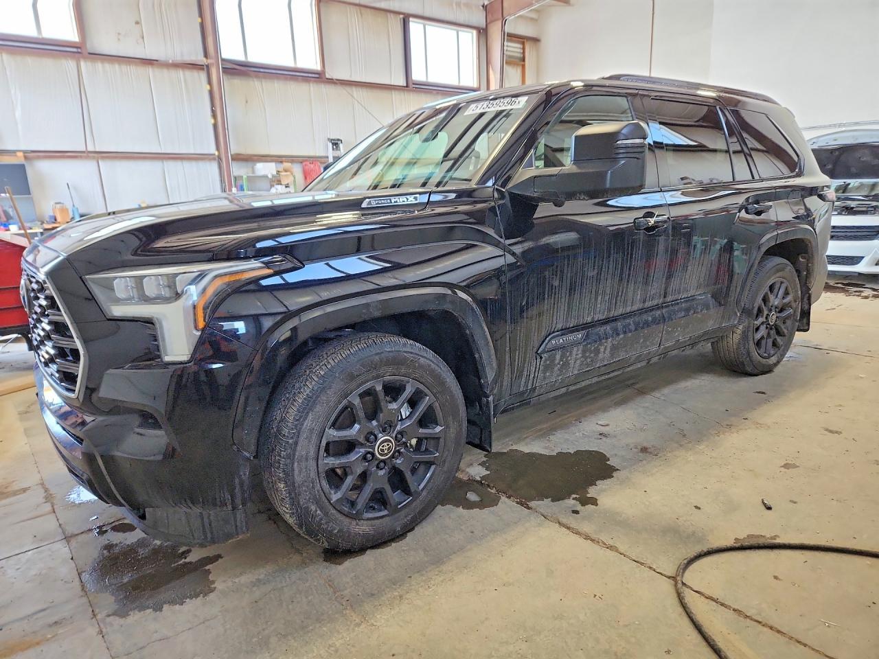 2024 Toyota Sequoia Sr5 - zdjęcie główne