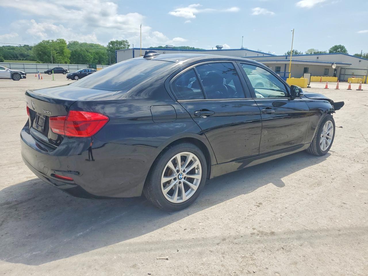 2017 BMW 320 Xi - zdjęcie 3
