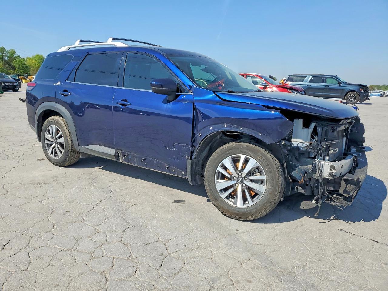 2022 Nissan Pathfinder Sl - zdjęcie 4