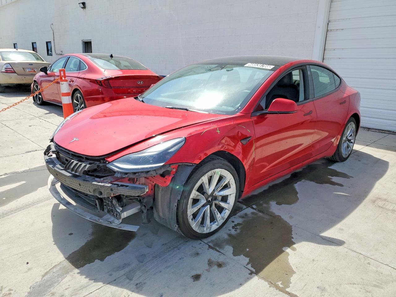 2022 Tesla Model 3 - zdjęcie główne