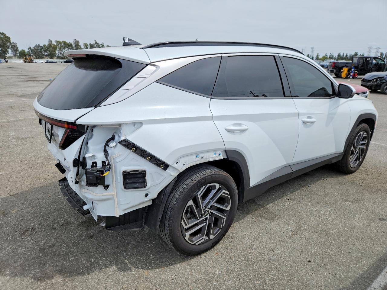 2025 Hyundai Tucson Hybrid Limited - zdjęcie 3