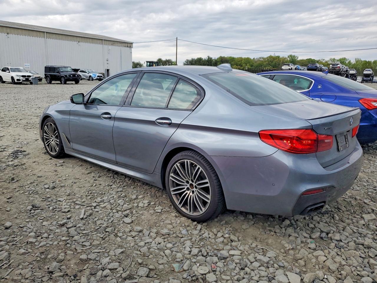 2018 BMW Seria 5 M550i - zdjęcie 2