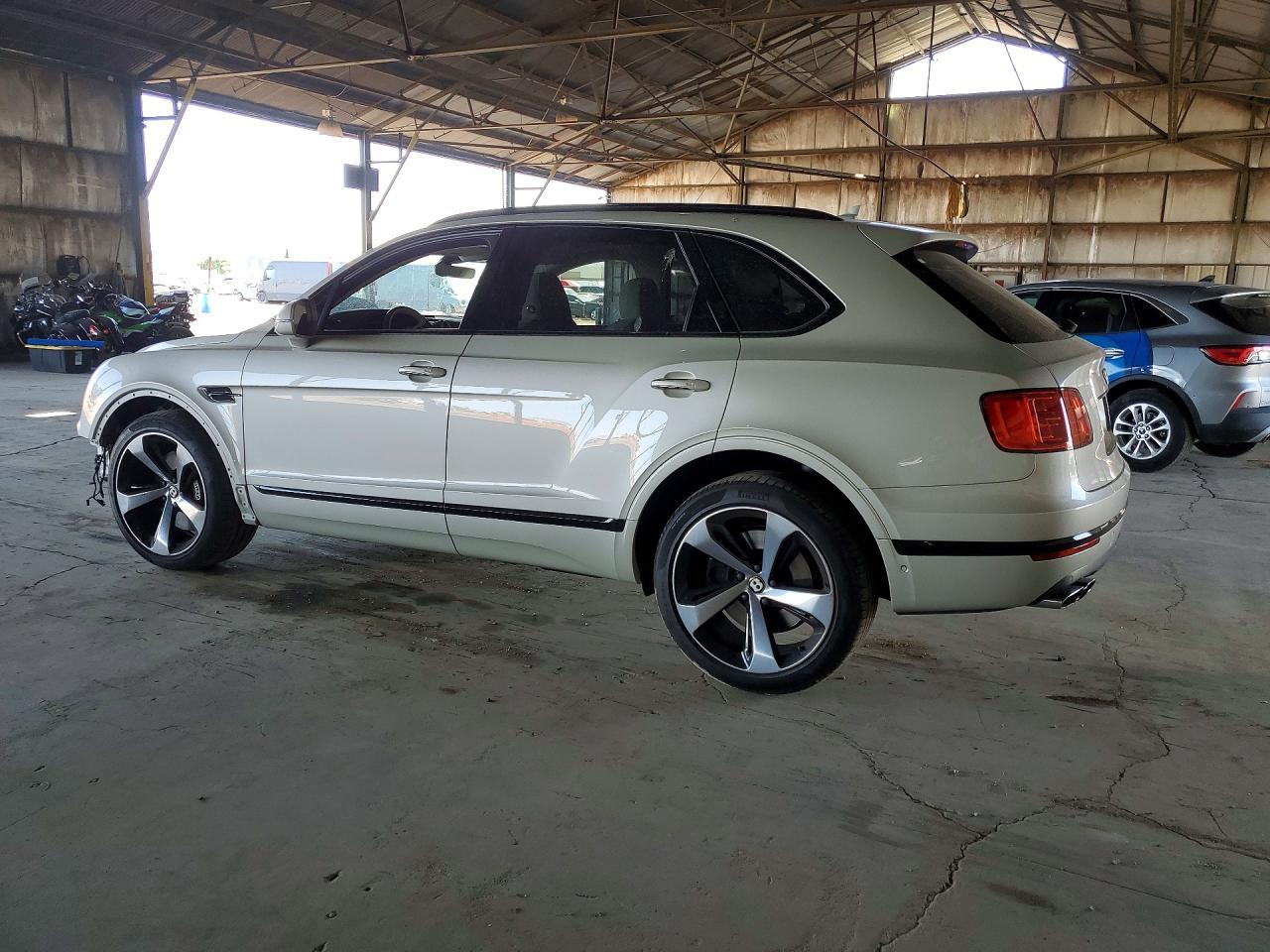 2020 Bentley Bentayga - zdjęcie 2