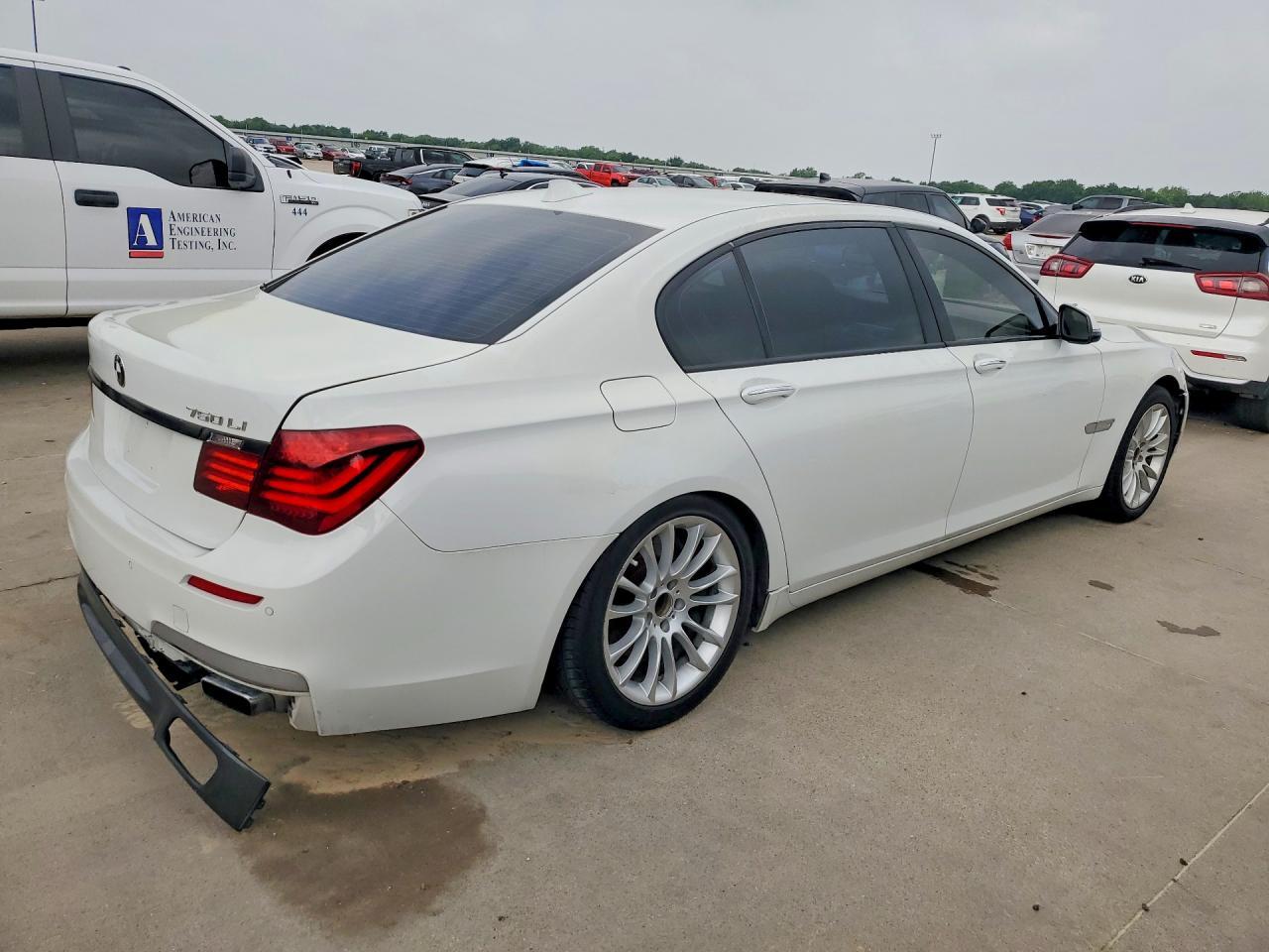 2015 BMW 750 Li - zdjęcie 3