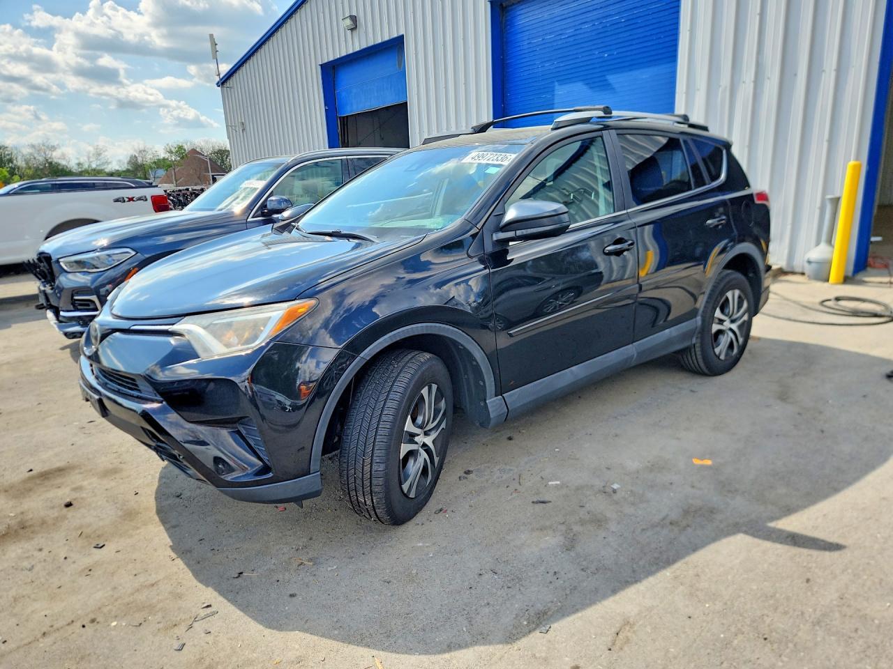 2018 Toyota Rav4 Le - zdjęcie główne