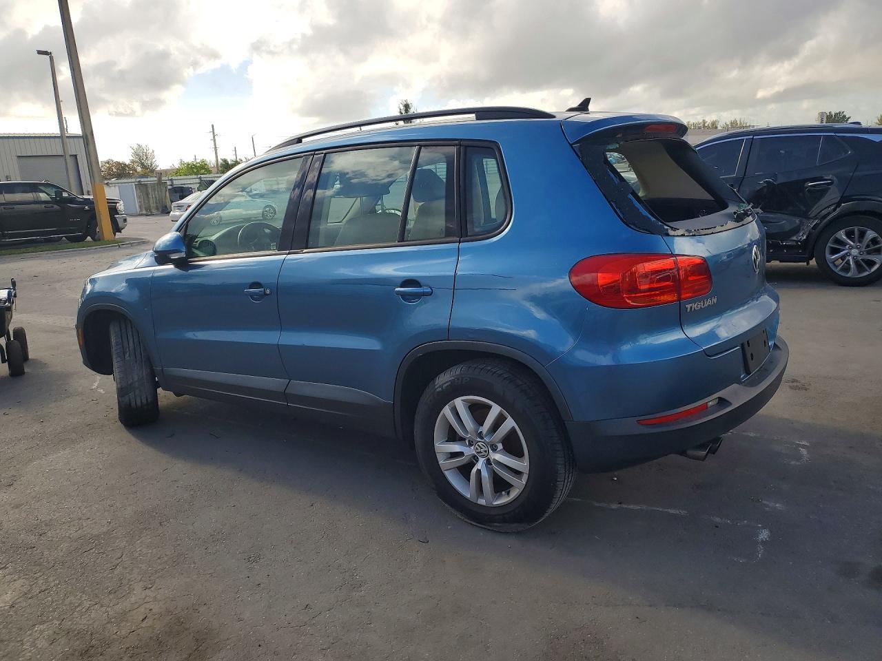 2017 Volkswagen Tiguan S - zdjęcie 2