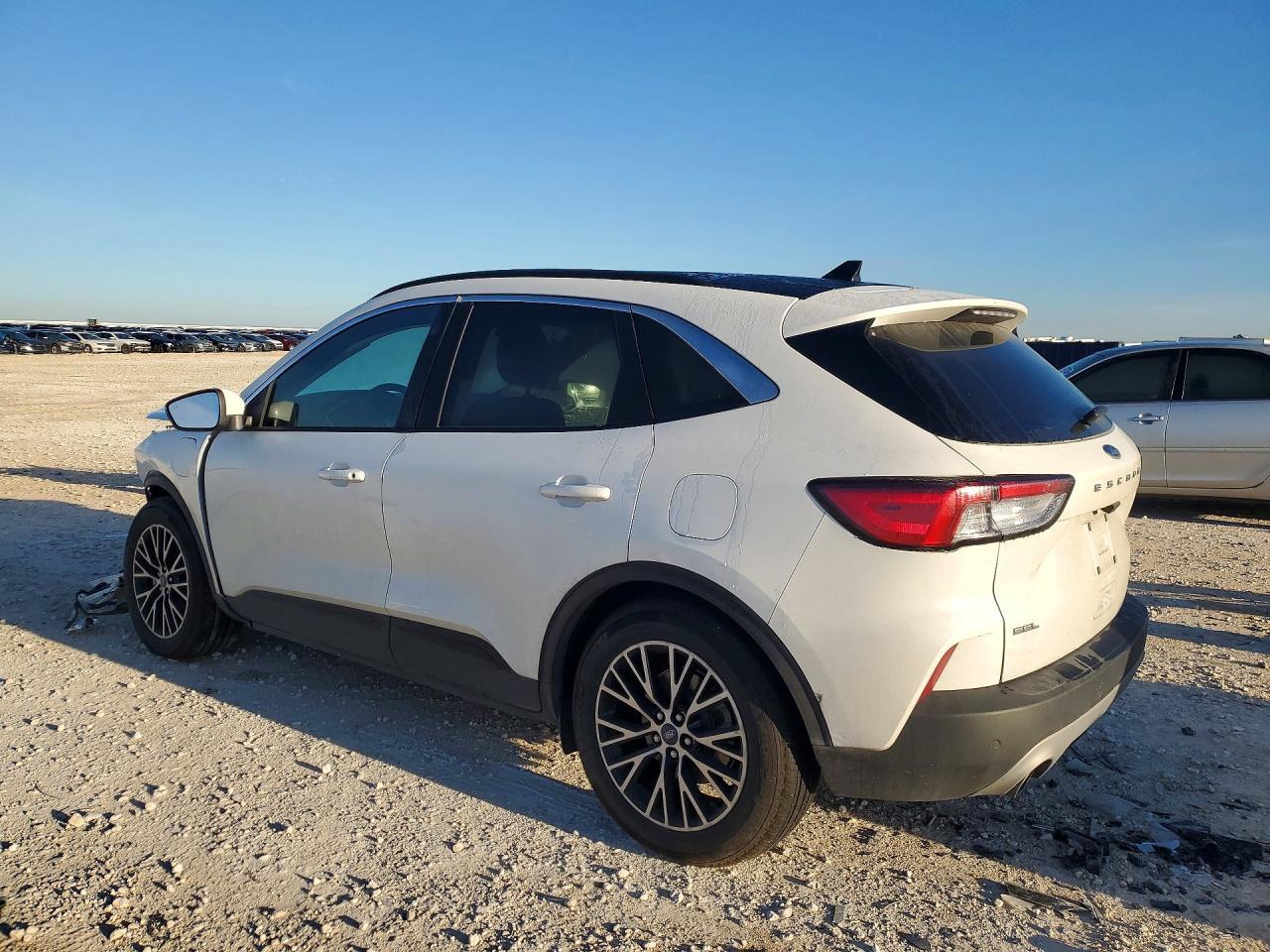 2022 Ford Escape Sel - zdjęcie 2