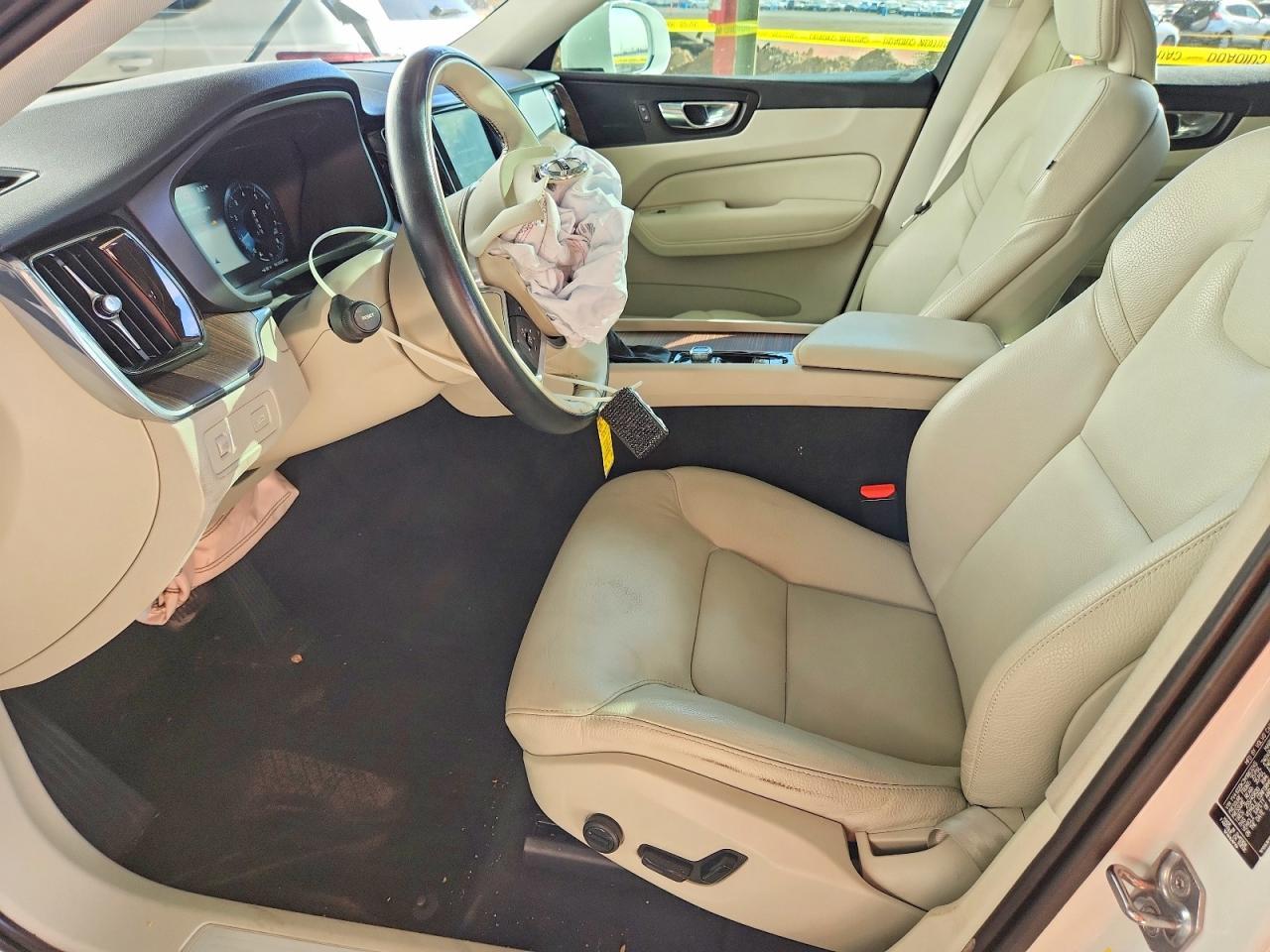 2021 Volvo Xc60 T5 Momentum - zdjęcie 7