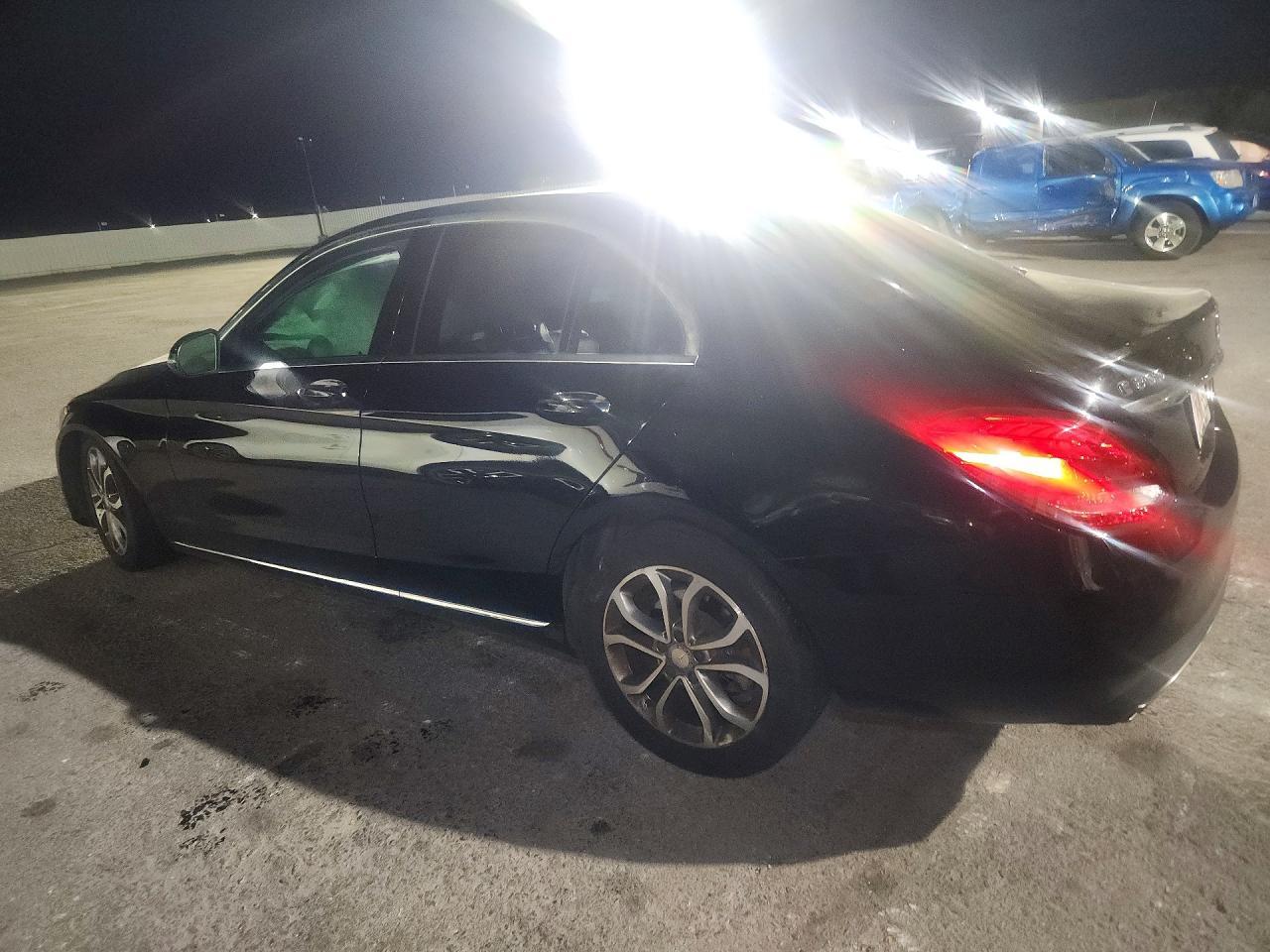 2015 Mercedes-Benz C 300 - zdjęcie 2