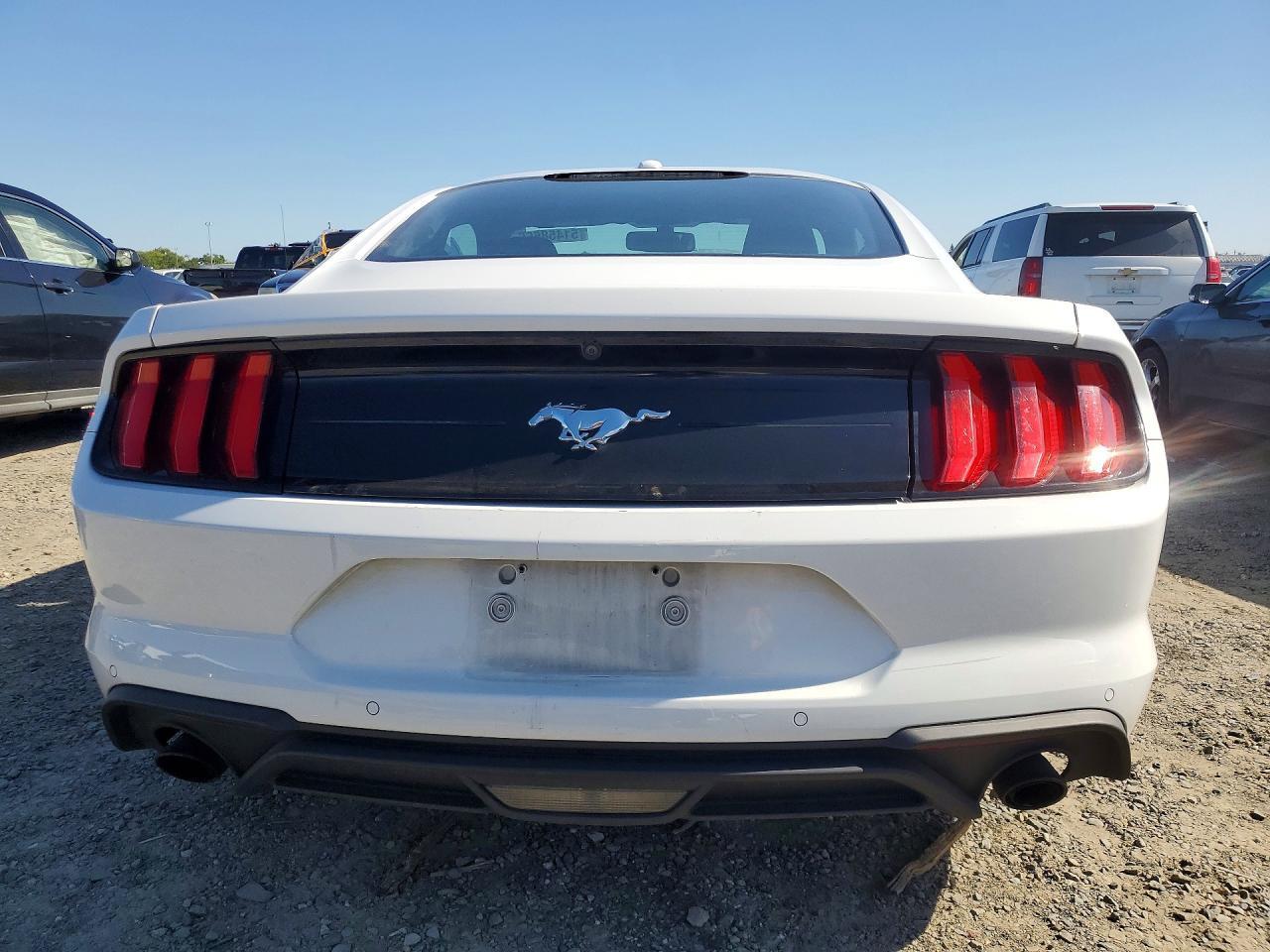 2019 Ford Mustang - zdjęcie 6