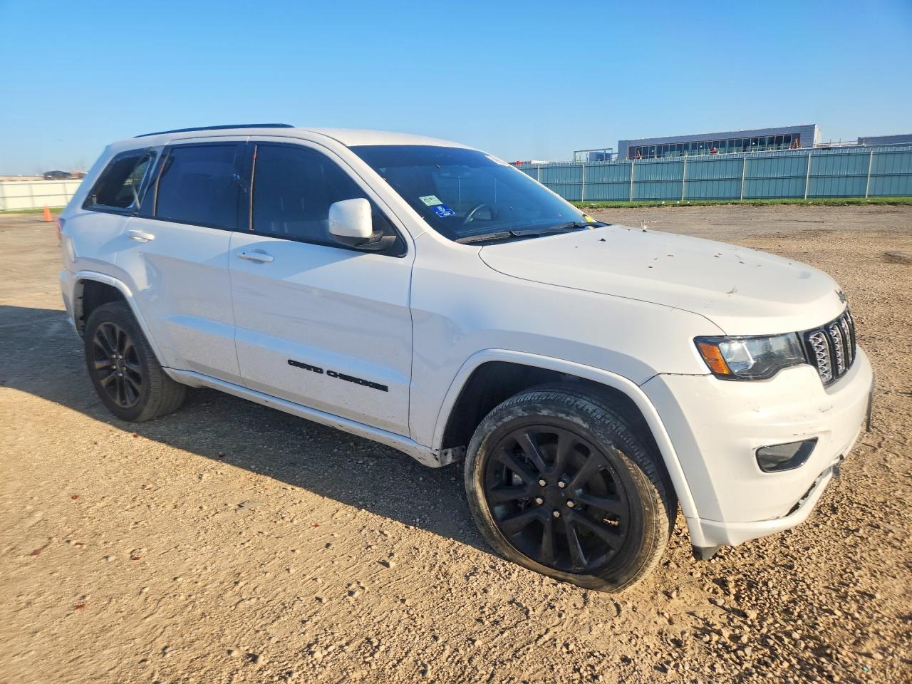 2021 Jeep Grand Cherokee Laredo - zdjęcie 4