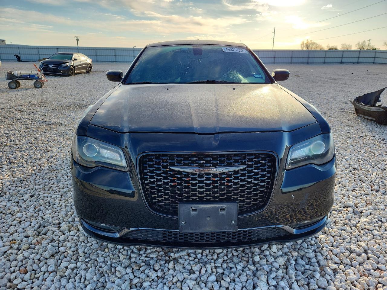 2019 Chrysler 300 S - zdjęcie 5