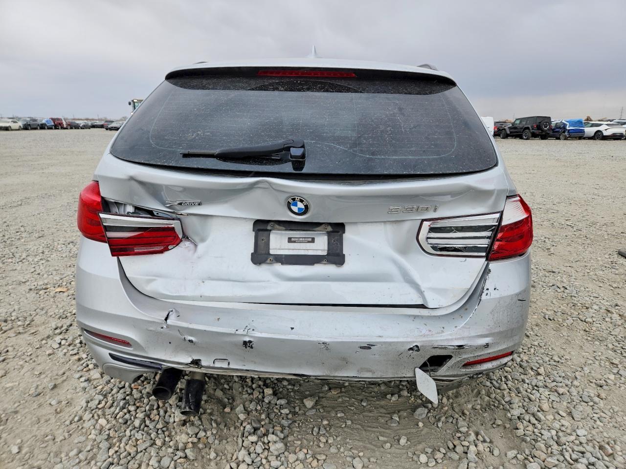 2018 BMW 330 Xi - zdjęcie 6