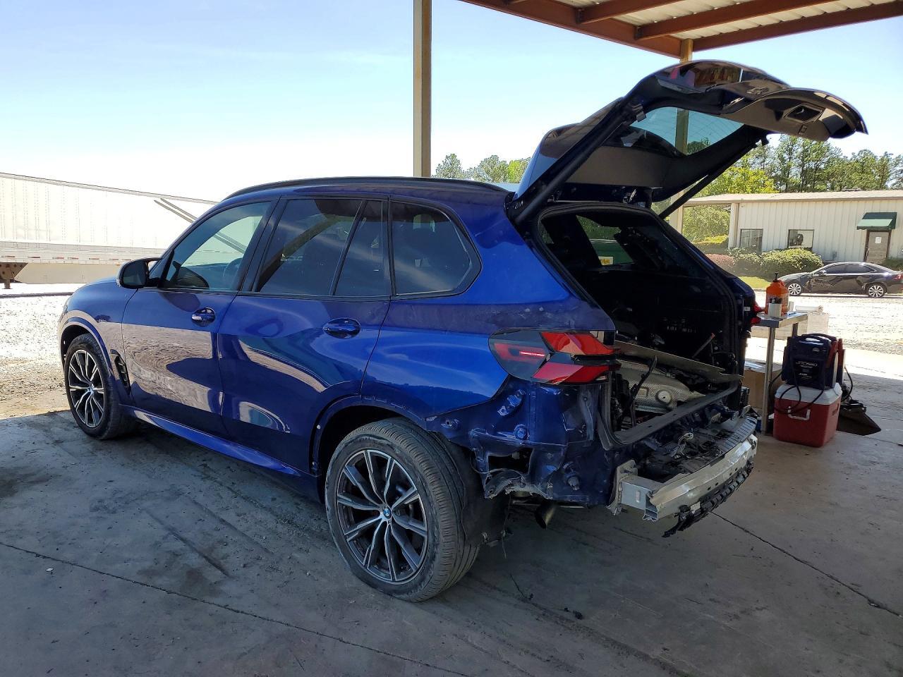 2025 BMW X5 M60I - zdjęcie 2