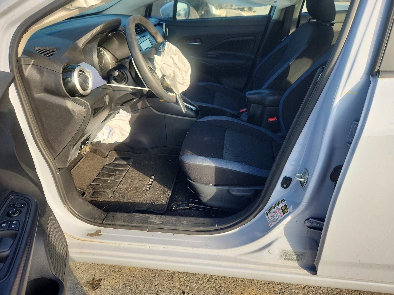 2024 Nissan Versa Sv - zdjęcie 7