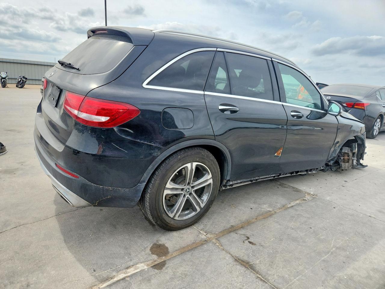 2017 Mercedes-Benz Glc 300 - zdjęcie 3