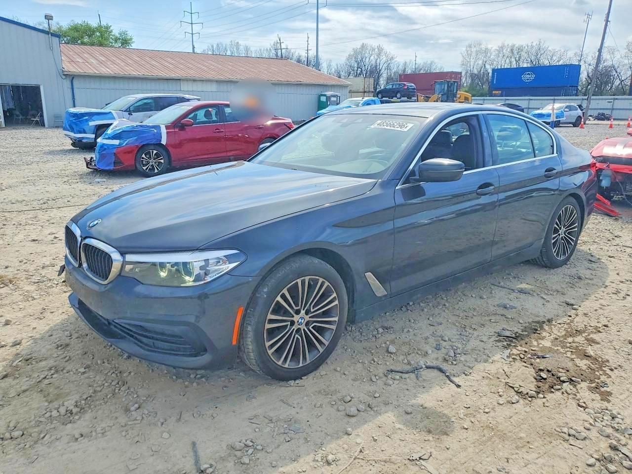 2019 BMW 530 Xi - zdjęcie główne