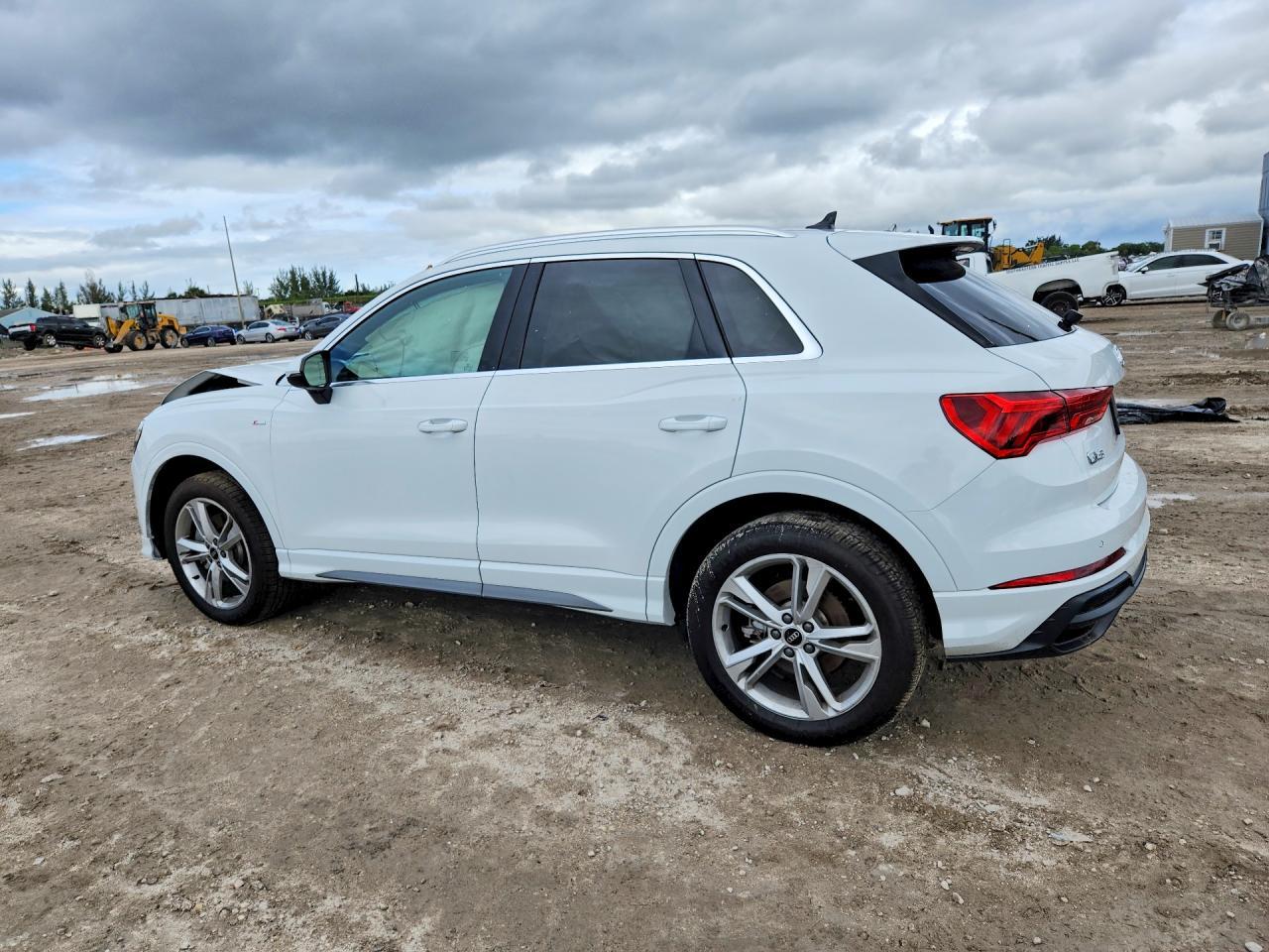 2021 Audi Q3 Premium S Line 45 - zdjęcie 2