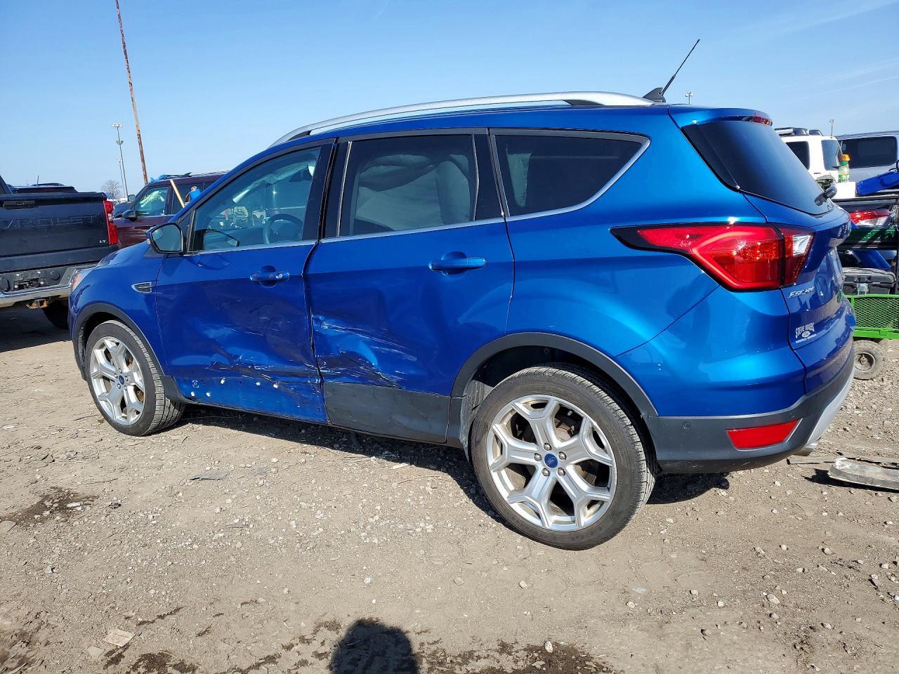 2019 Ford Escape Titanium - zdjęcie 2