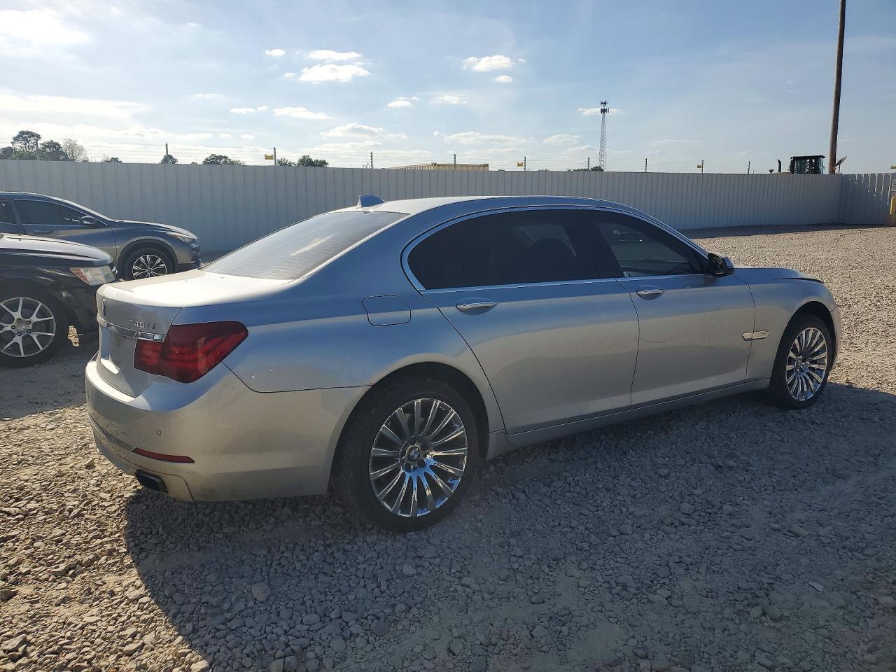 2013 BMW 740 Li - zdjęcie 3