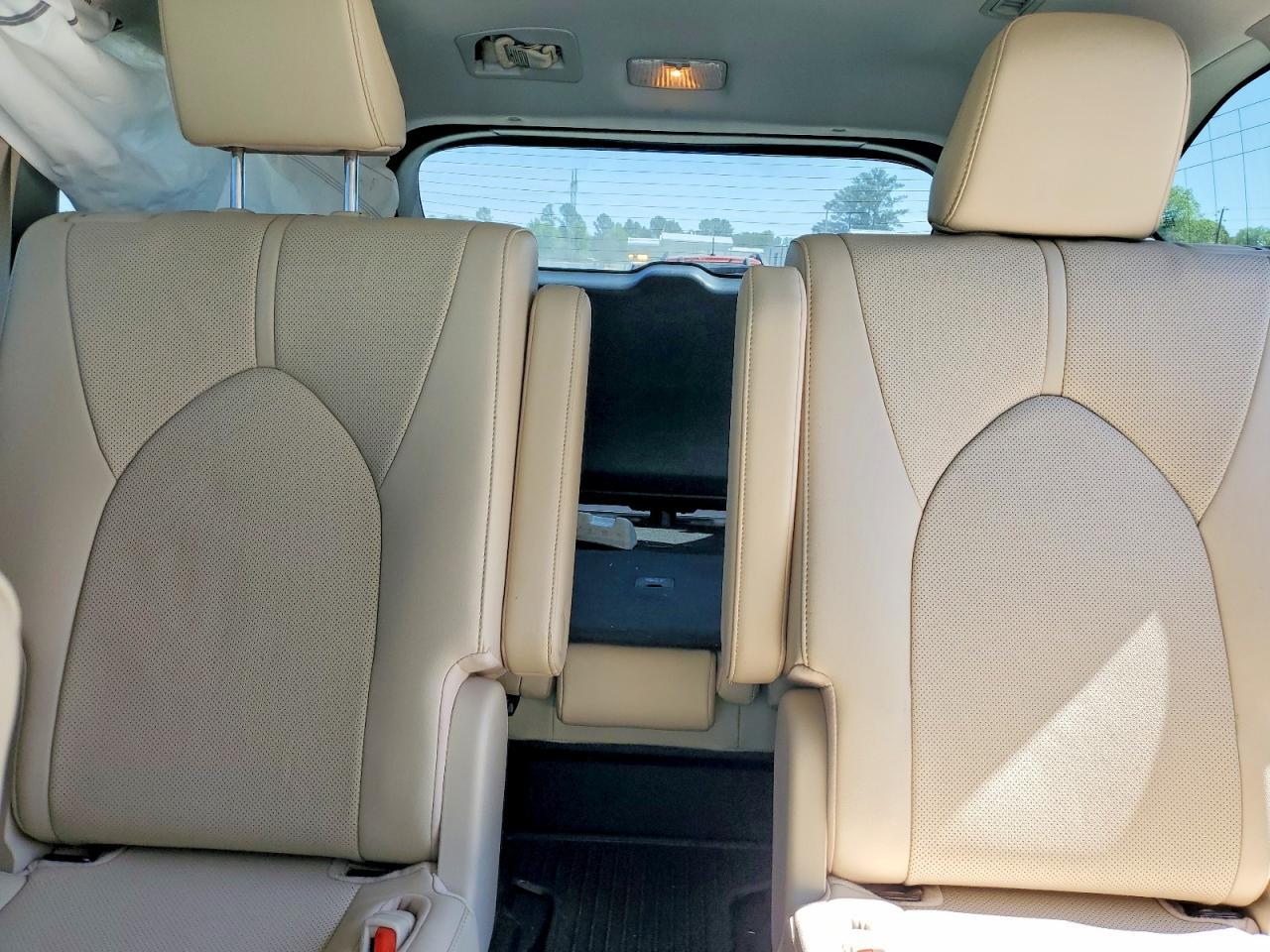 2022 Toyota Highlander Hybrid Platinum - zdjęcie 10