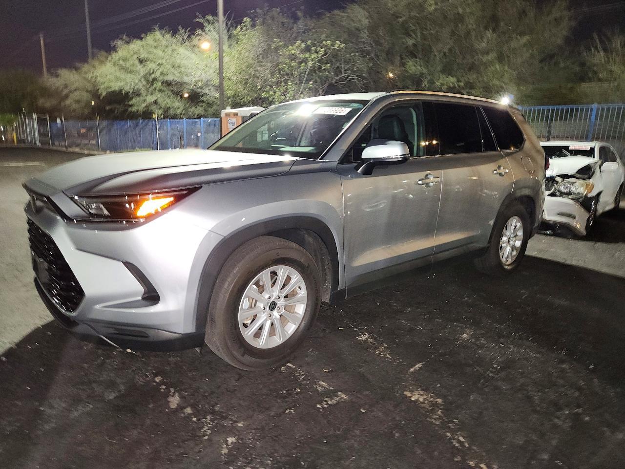 2025 Toyota Grand Highlander Xle - zdjęcie główne