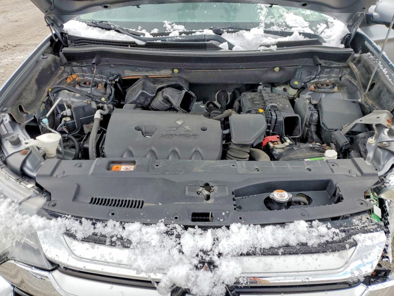 2017 Mitsubishi Outlander Se - zdjęcie 12