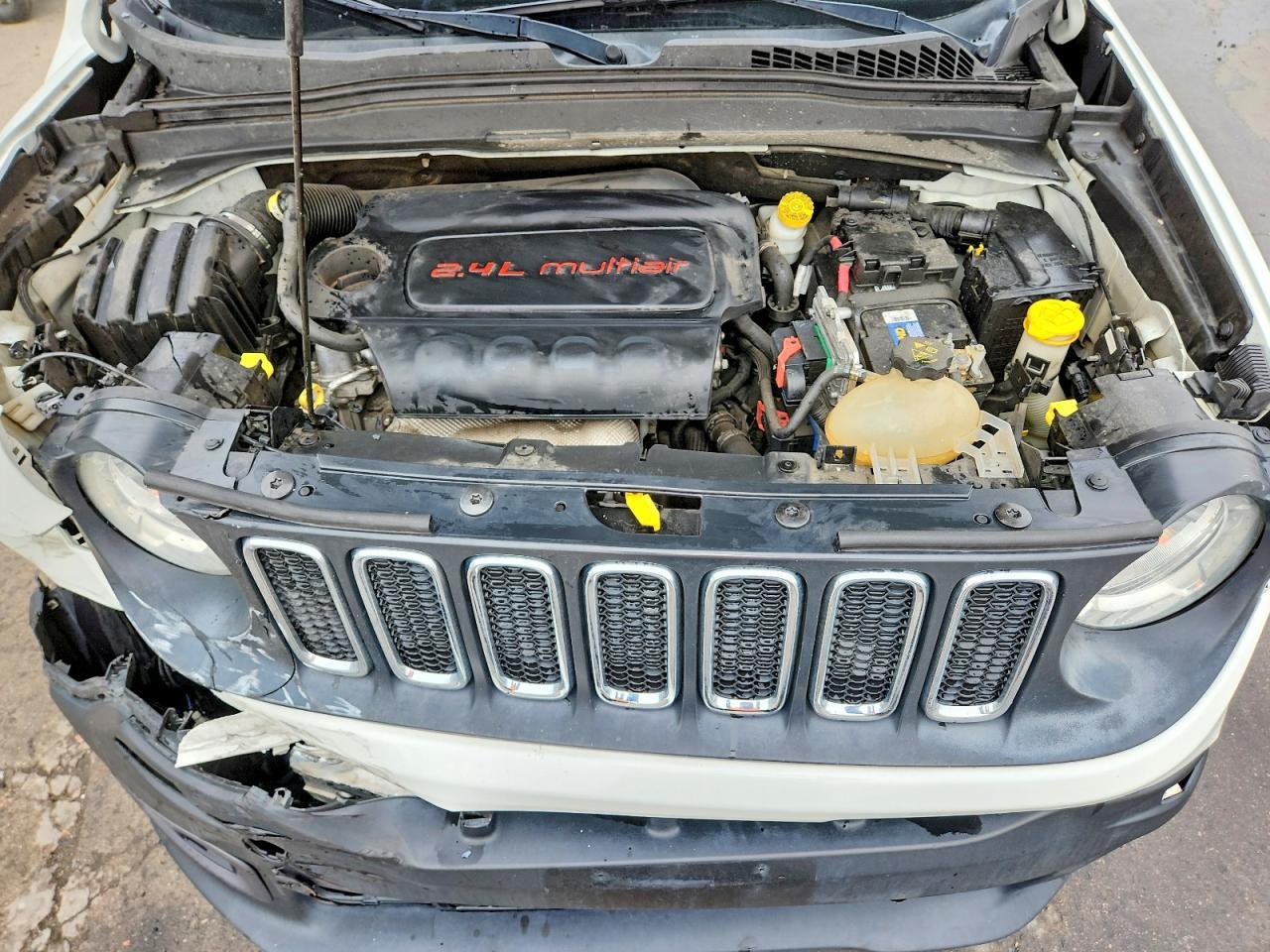 2016 Jeep Renegade Latitude - zdjęcie 12