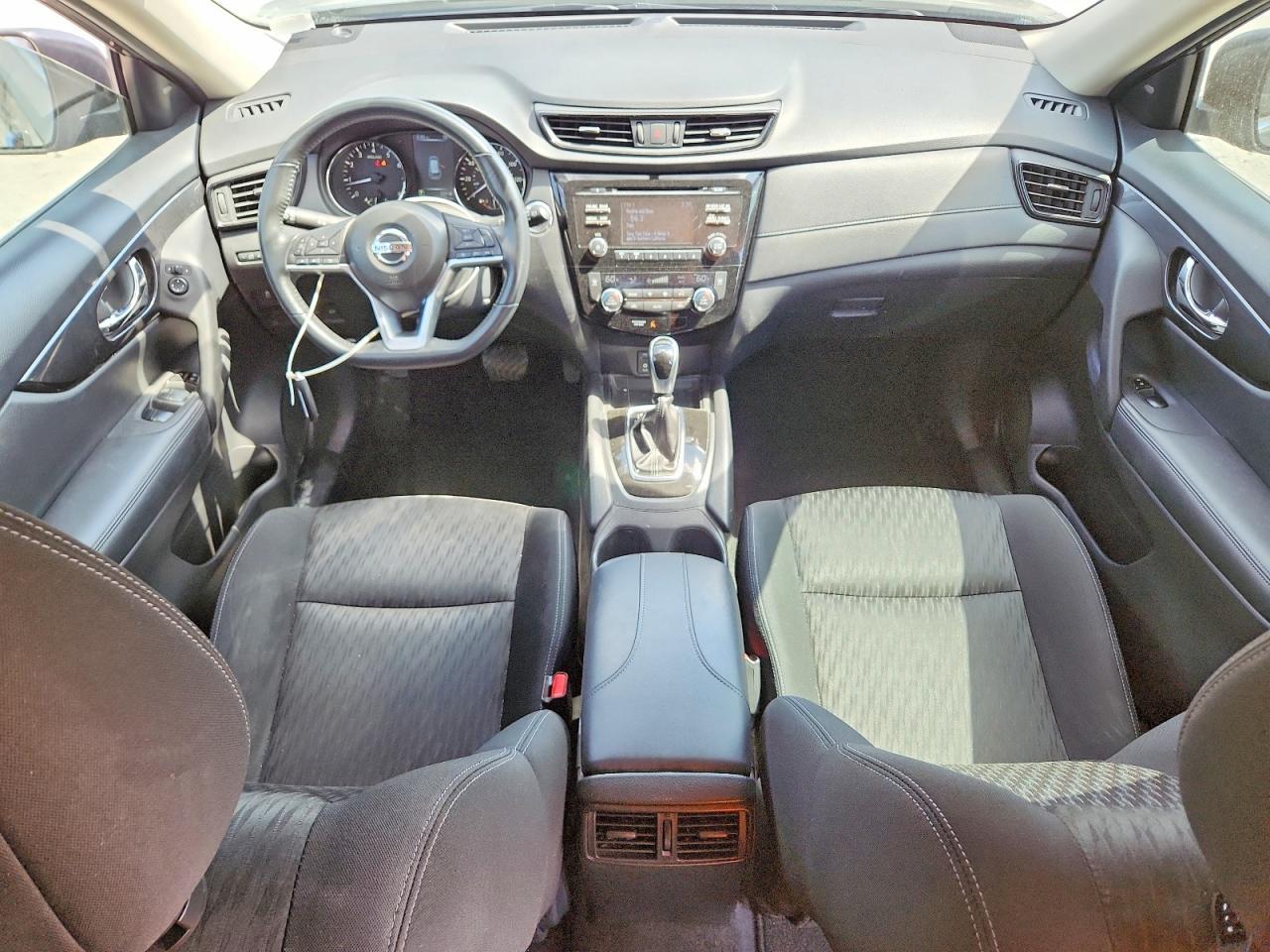 2017 Nissan Rogue - zdjęcie 8