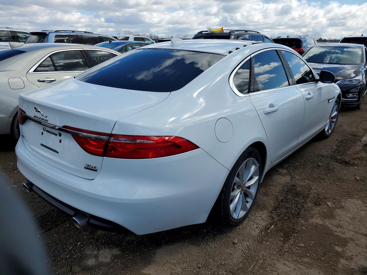 2017 Jaguar Xf - zdjęcie 3