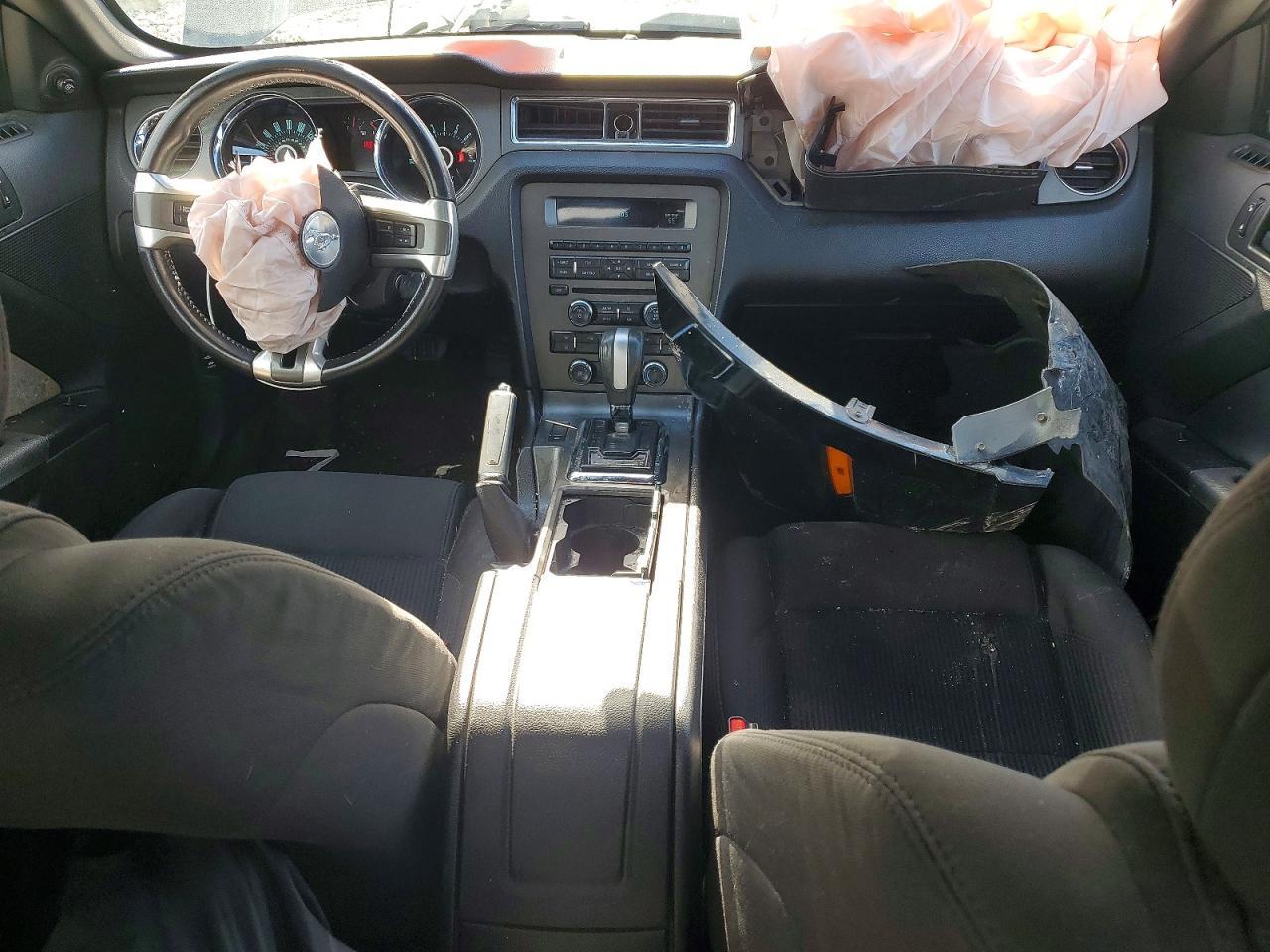 2013 Ford Mustang - zdjęcie 8