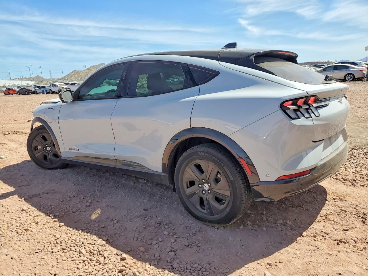 2023 Ford Mustang Mach-E California Route 1 - zdjęcie 2
