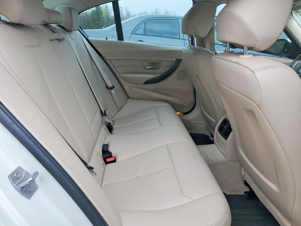 2013 BMW 328 Xi - zdjęcie 10