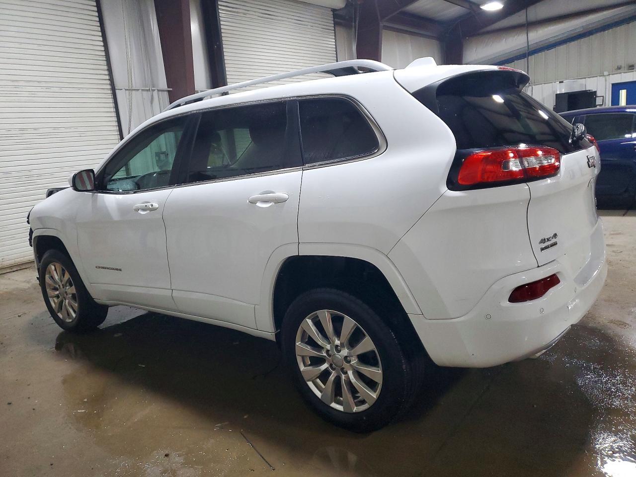 2017 Jeep Cherokee Overland - zdjęcie 2