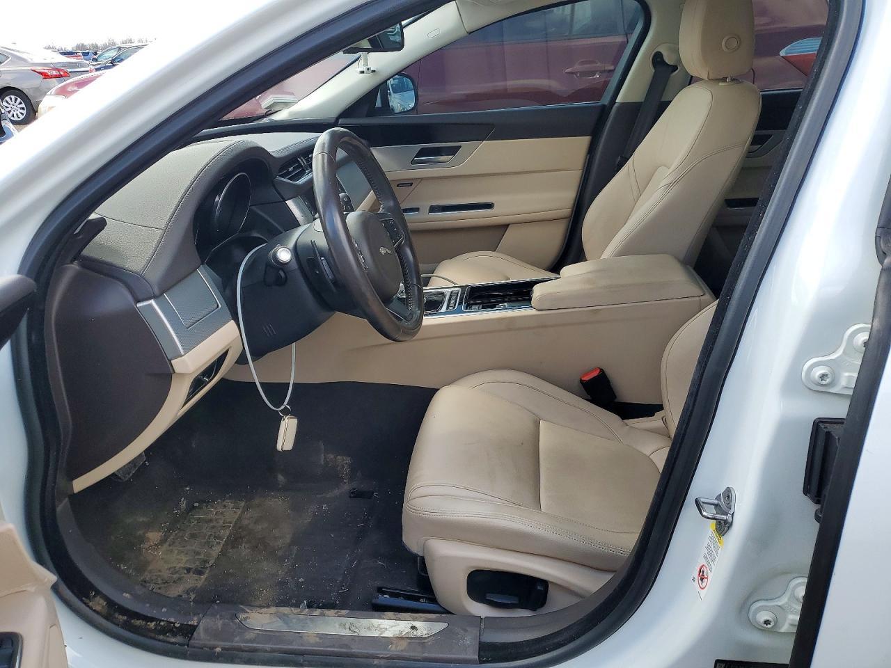 2017 Jaguar Xf - zdjęcie 7