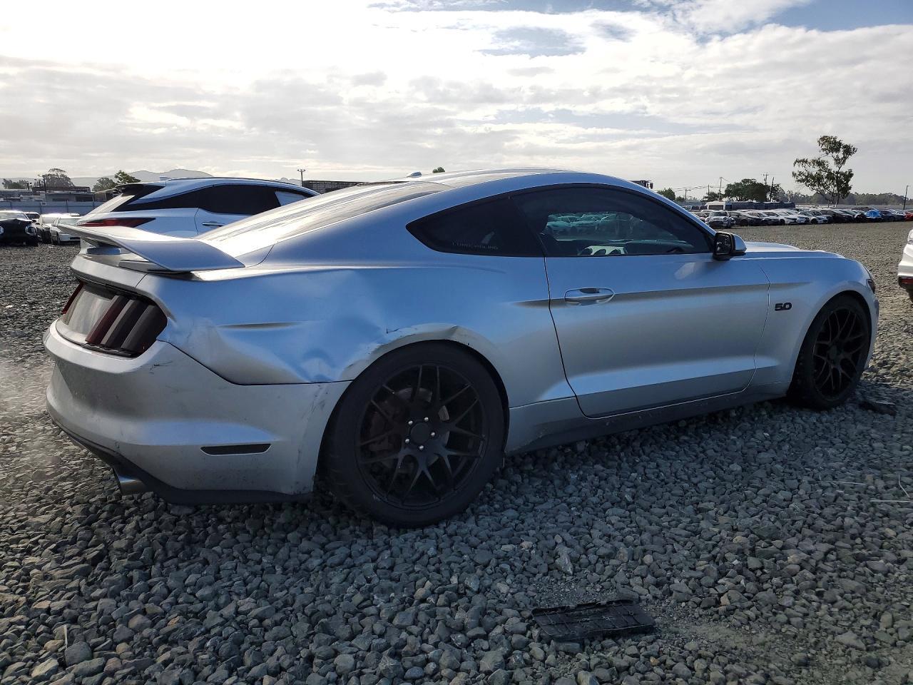 2017 Ford Mustang Gt - zdjęcie 3