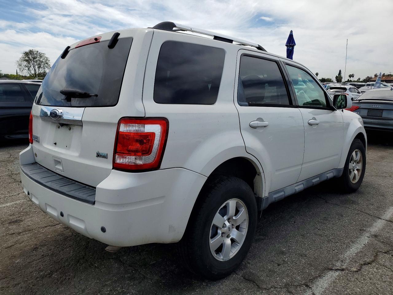 2021 Ford Escape - zdjęcie 3