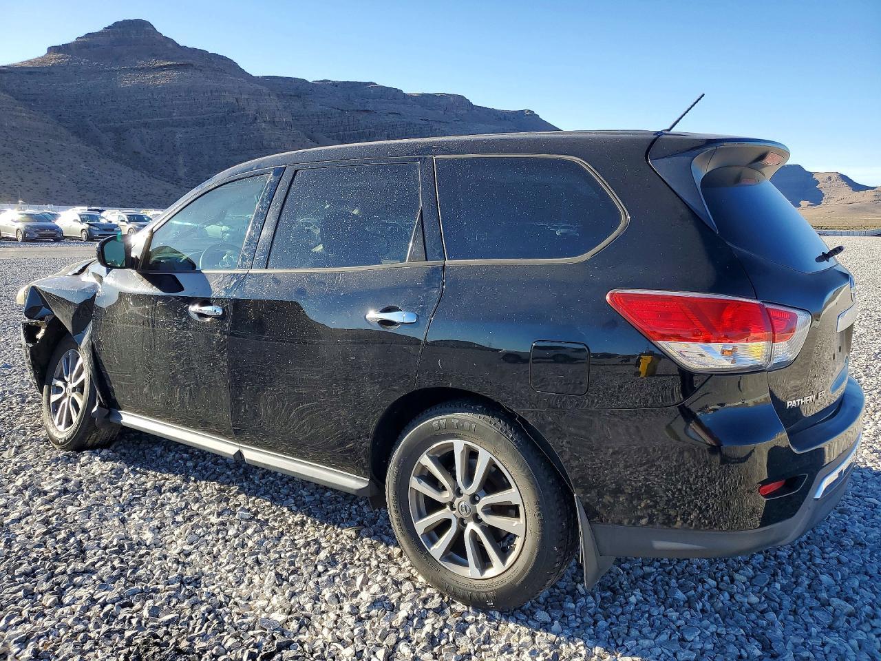 2014 Nissan Pathfinder S - zdjęcie 2